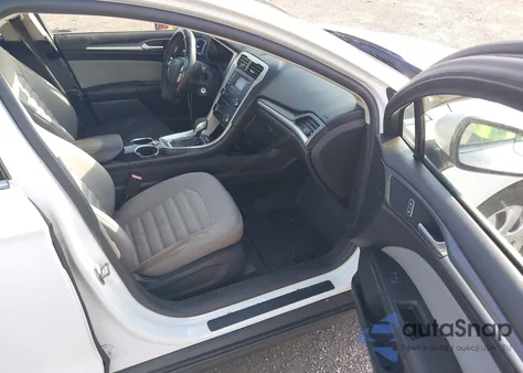 2013 Ford Fusion S z USA, uszkodzony, nr VIN 3FA6P0G77DR356773